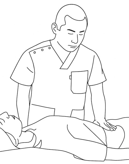 切診:腹診や脈診など、実際に体に触れて状態を確かめる様子
